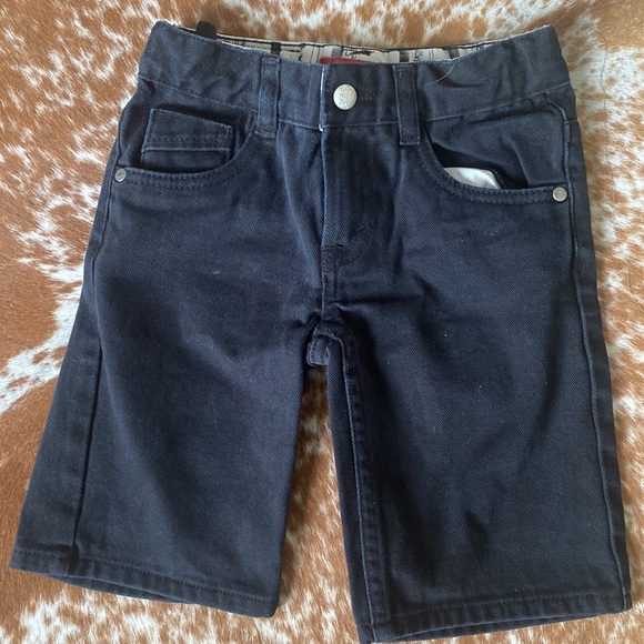 Levi’s black kids shorts - Picture 9 of 9